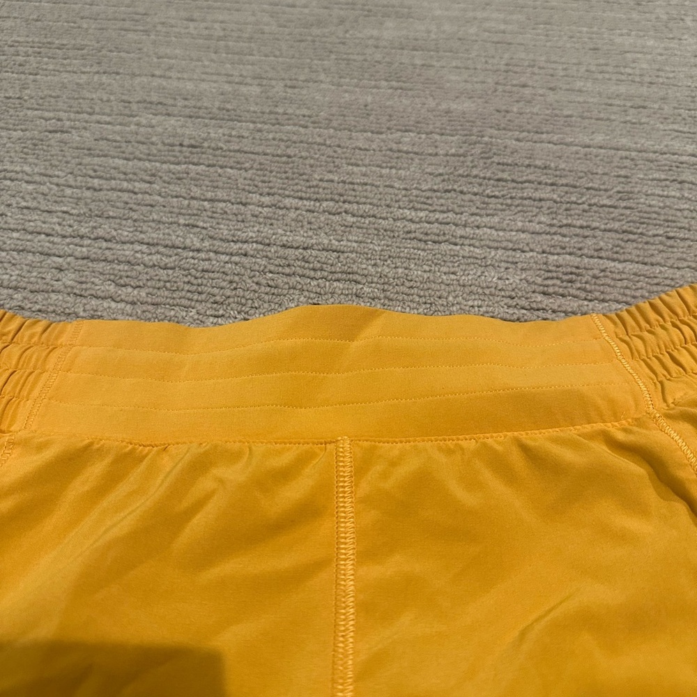 Lululemon 2.5 inch shorts - Picture 3 of 4
